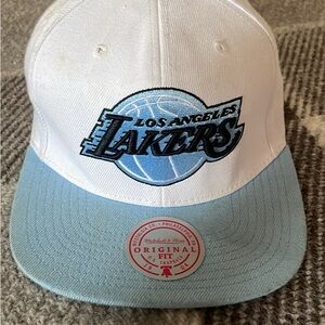 Mitchell & Ness Black and White Cap LA lakers SnapBack
